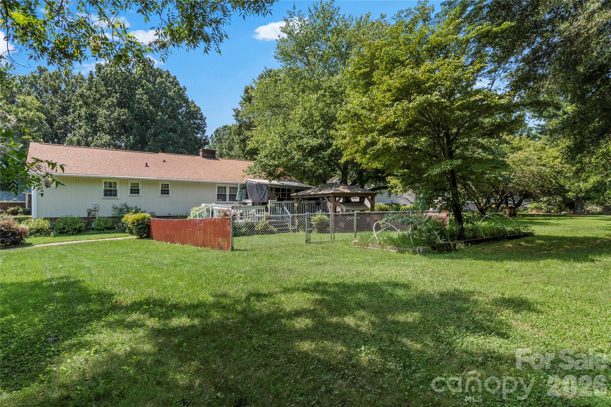 145 Stanwell Court Property Photo 40