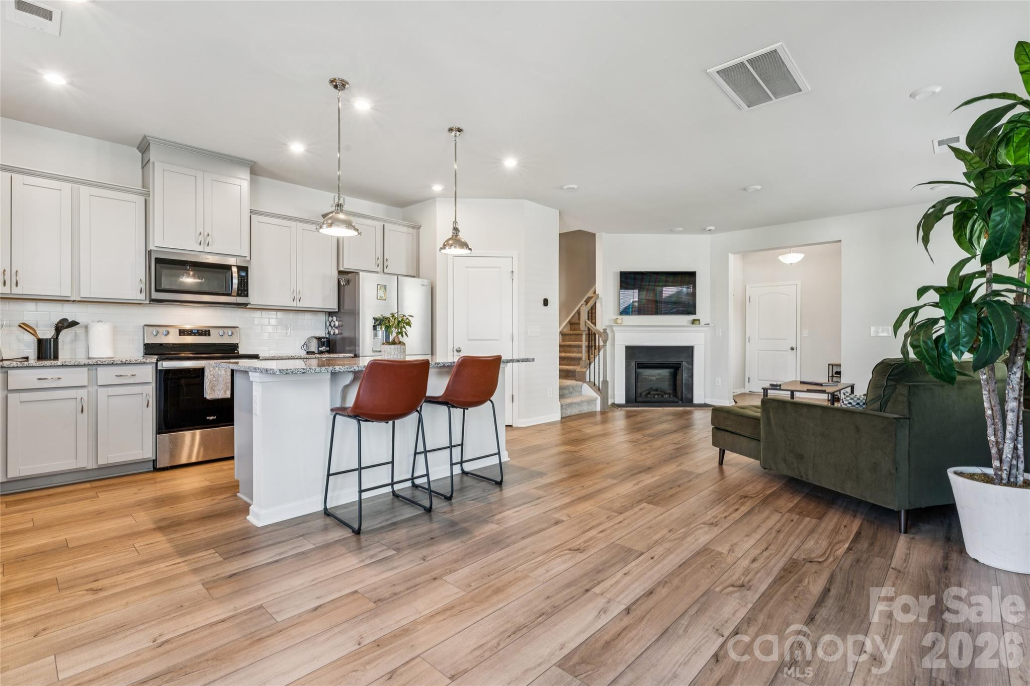 5119 Carrick Street Property Photo 6