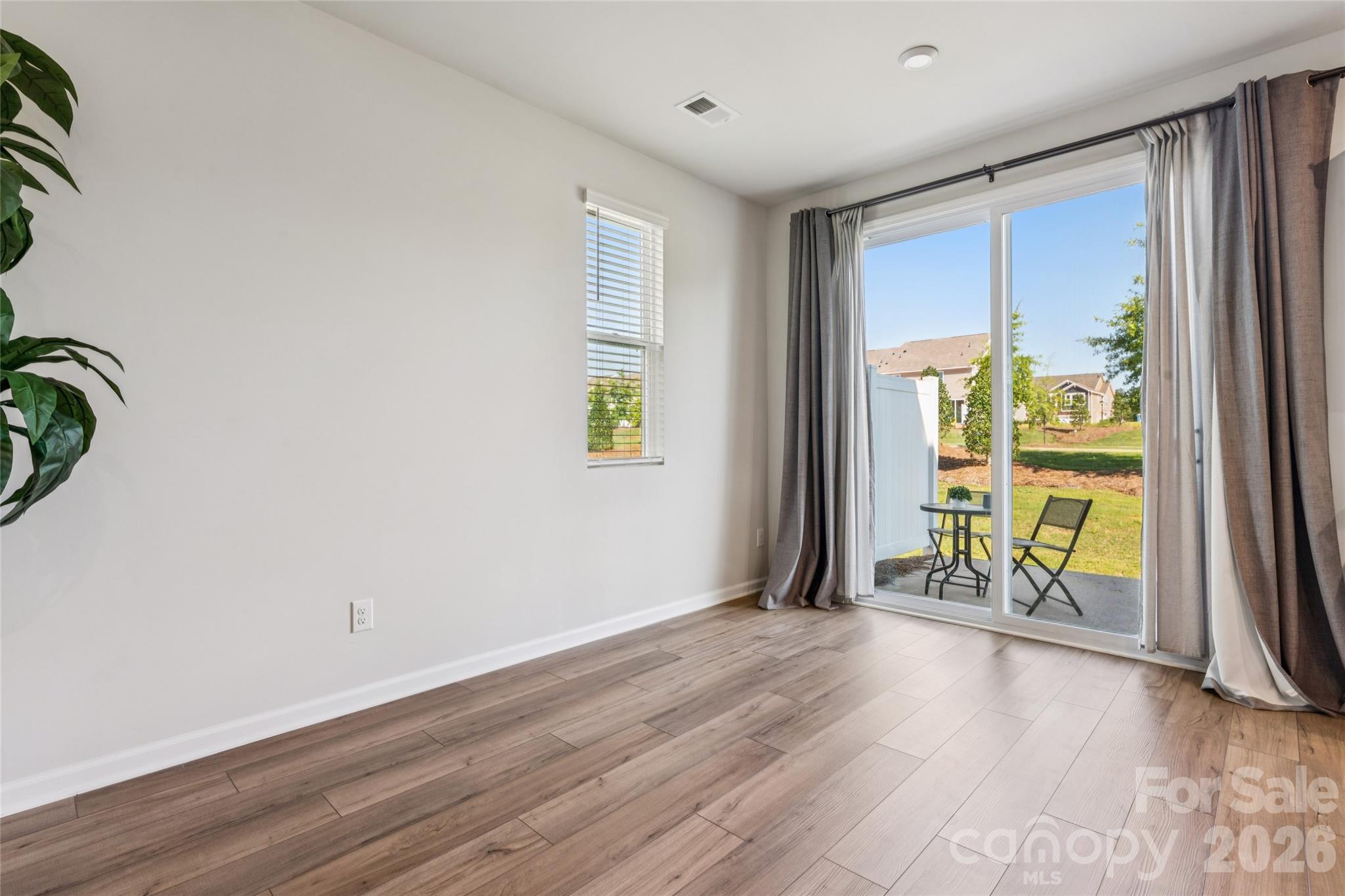 5119 Carrick Street Property Photo 10