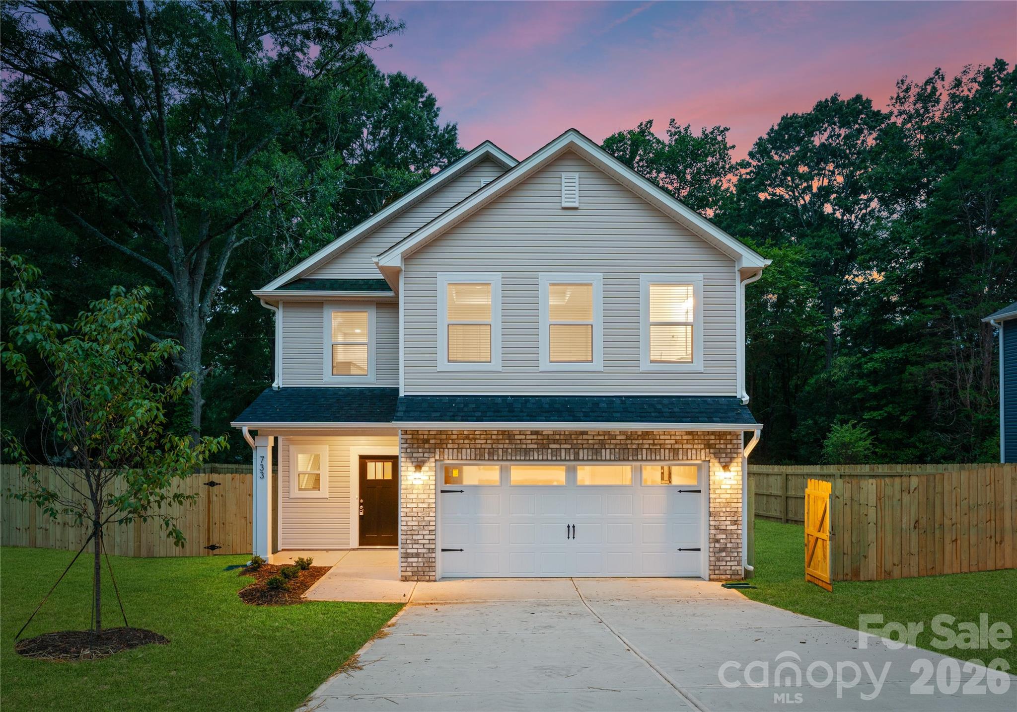 1035 Rodey Avenue Property Photo 1