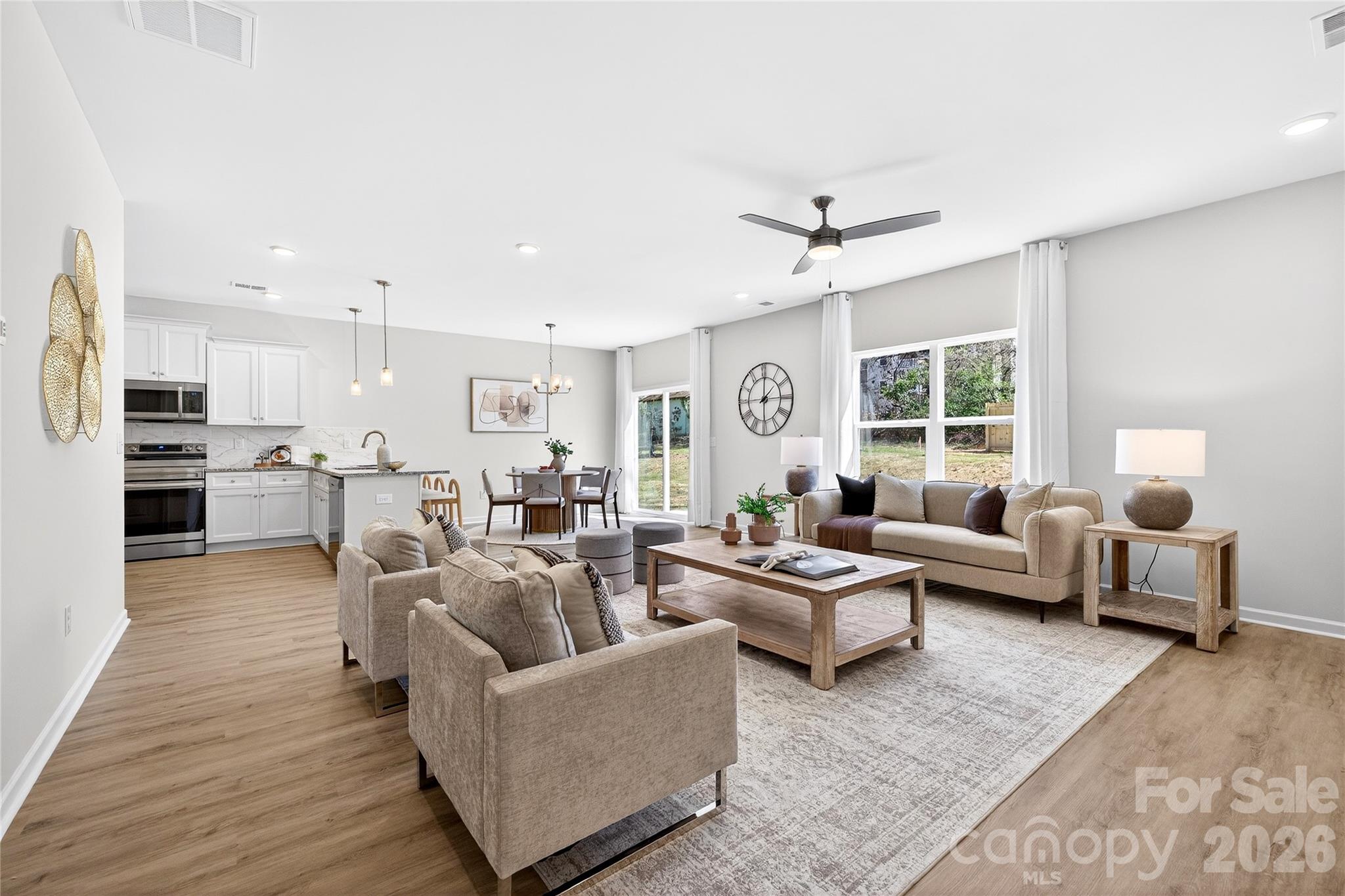 1035 Rodey Avenue Property Photo 3