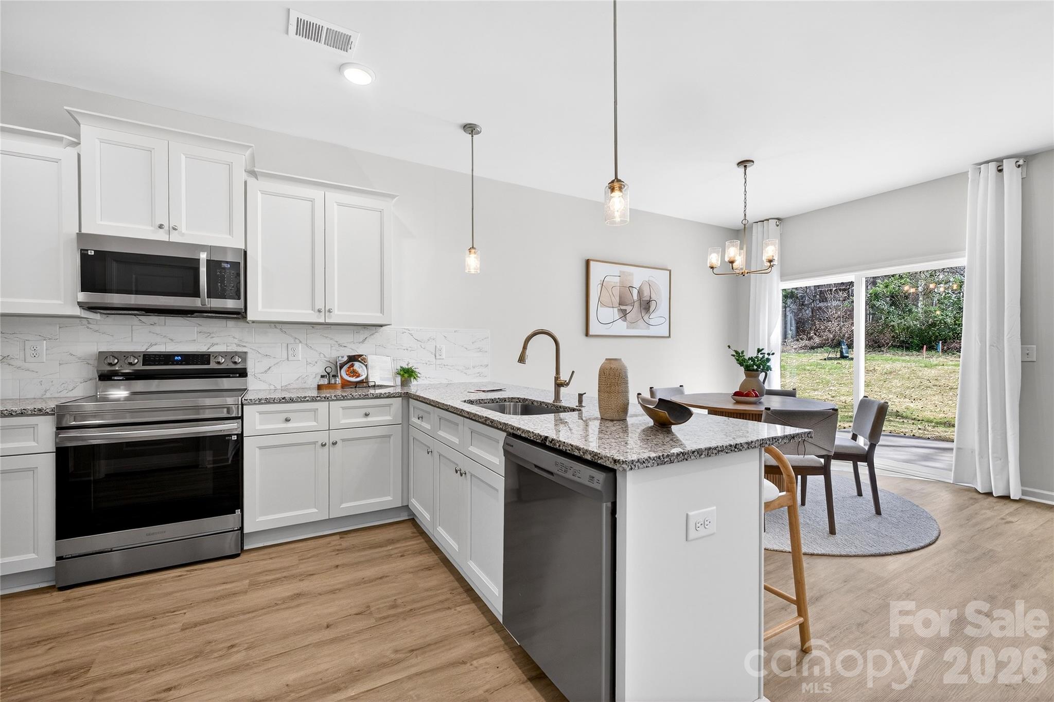1035 Rodey Avenue Property Photo 11