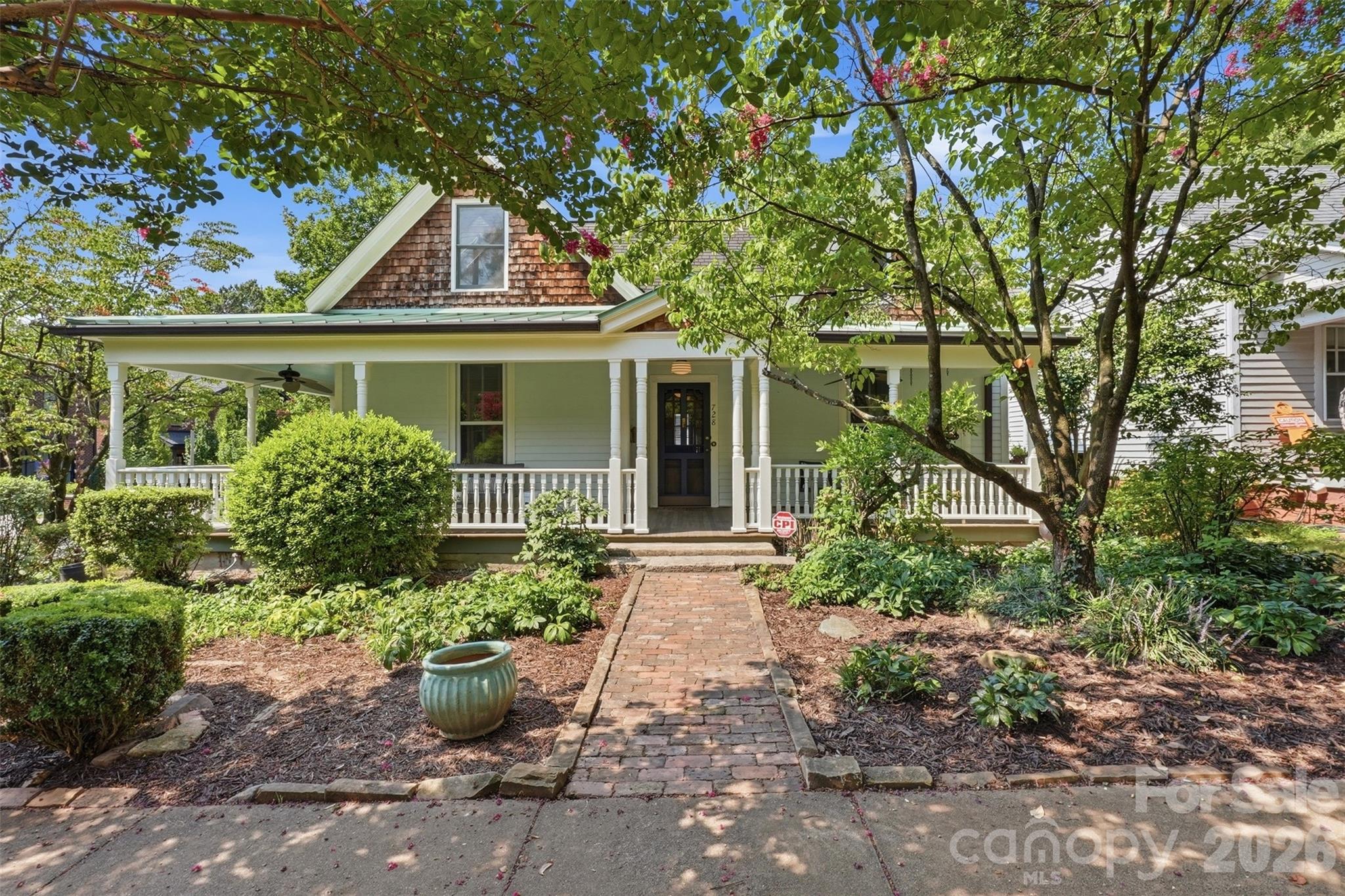 728 Lexington Avenue Property Photo