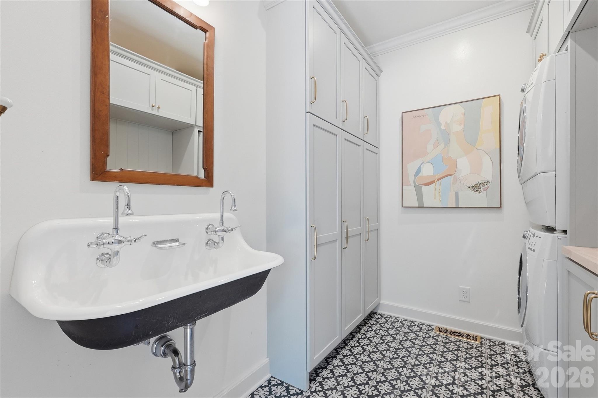 728 Lexington Avenue Property Photo 10