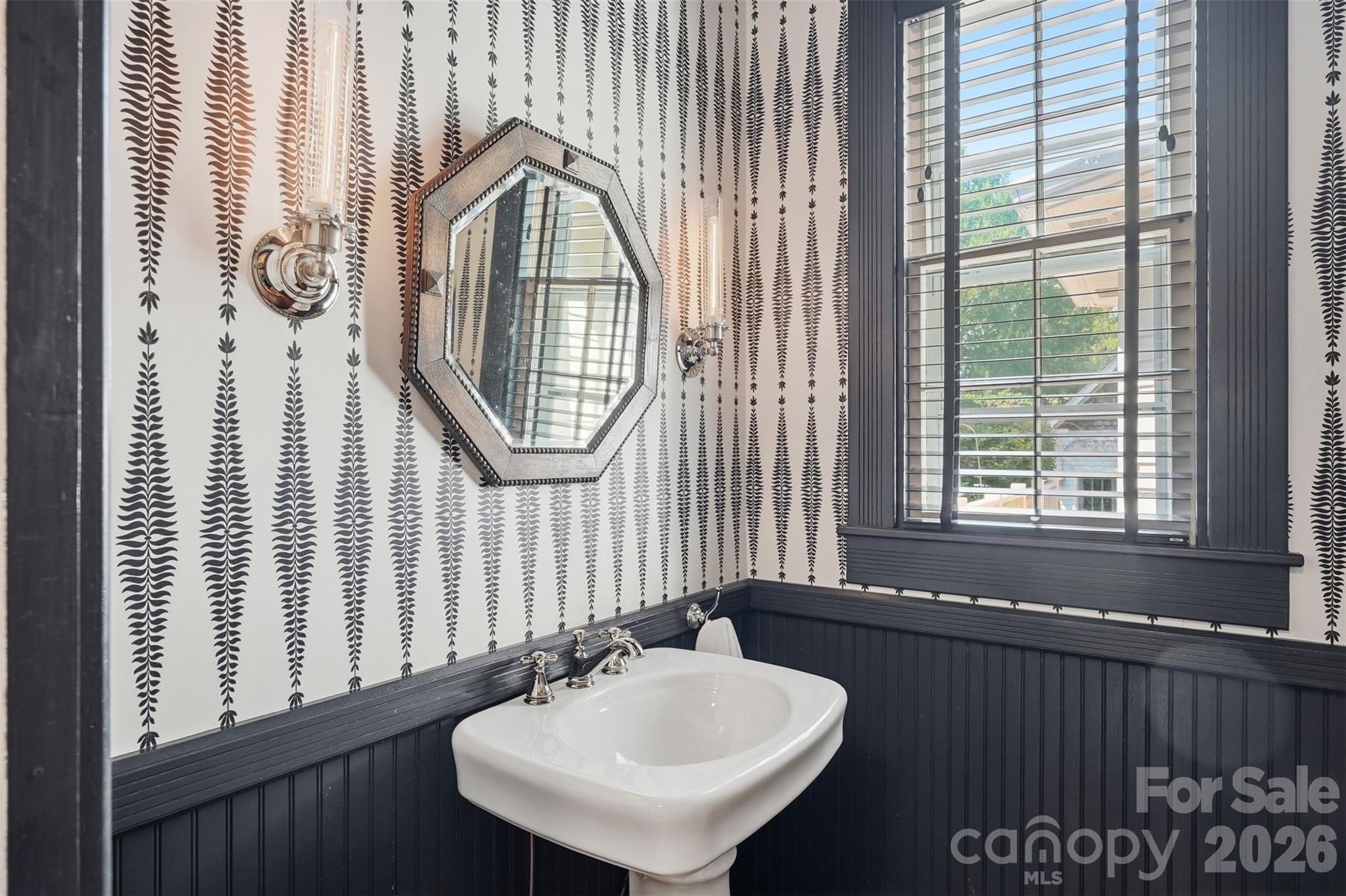 728 Lexington Avenue Property Photo 11