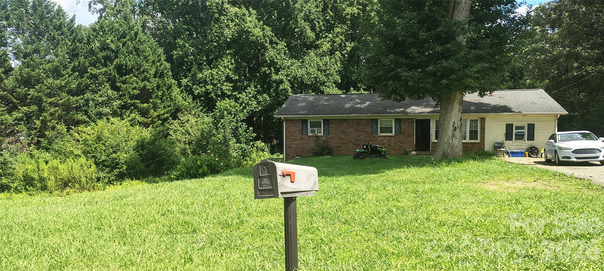 522 Lee Drive Property Photo 2