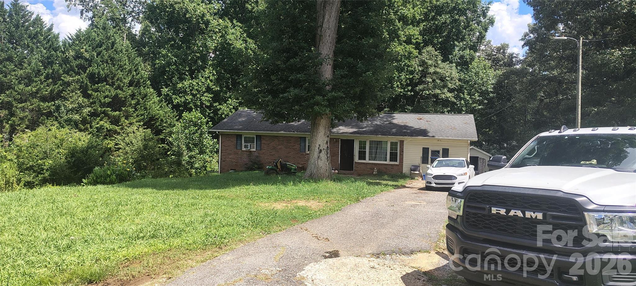 522 Lee Drive Property Photo 3