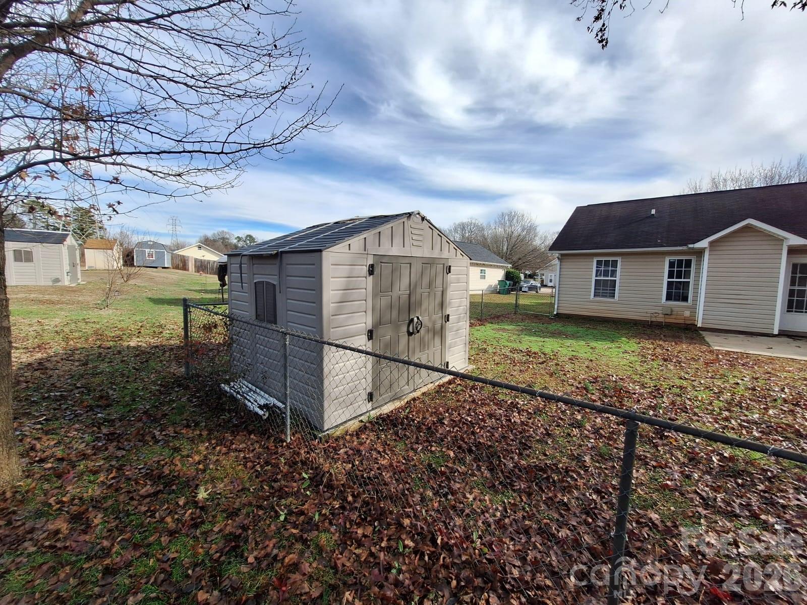 3523 Tracy Glenn Court Property Photo 2