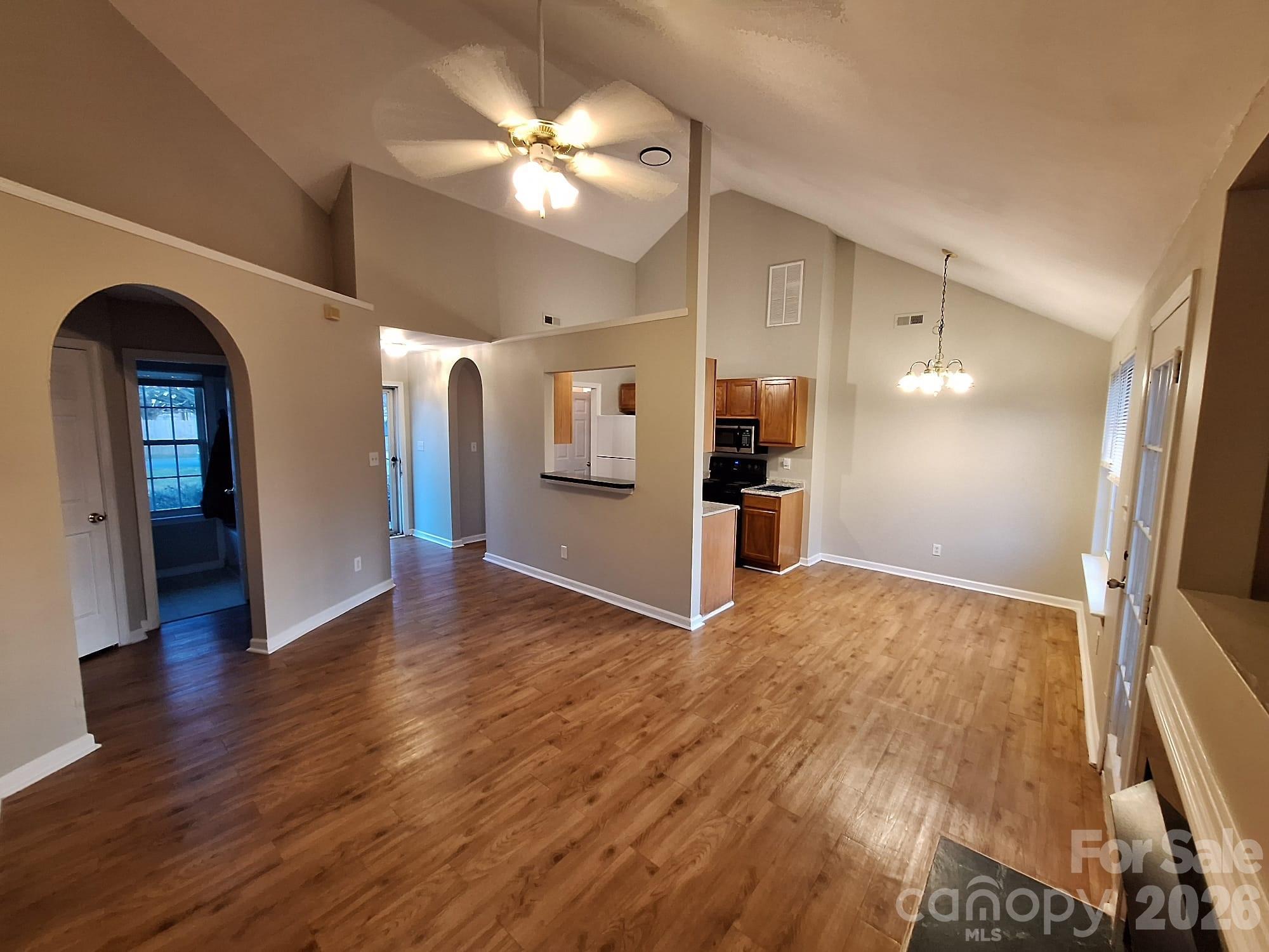 3523 Tracy Glenn Court Property Photo 4
