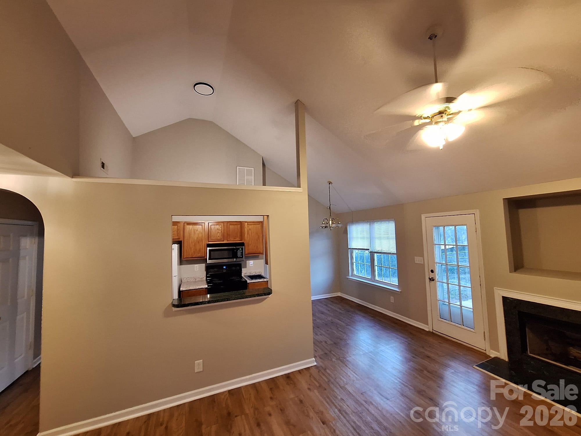 3523 Tracy Glenn Court Property Photo 5