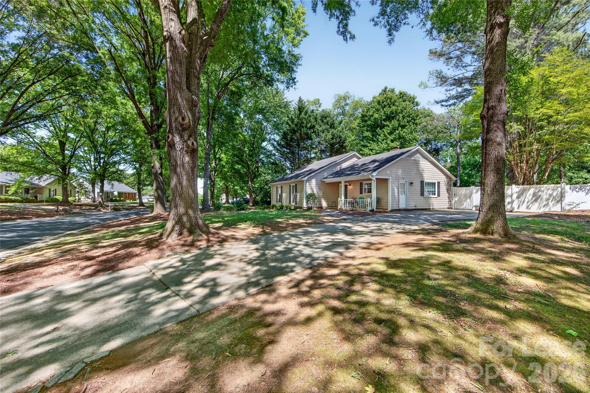 9131 Glisson Court Property Photo 2