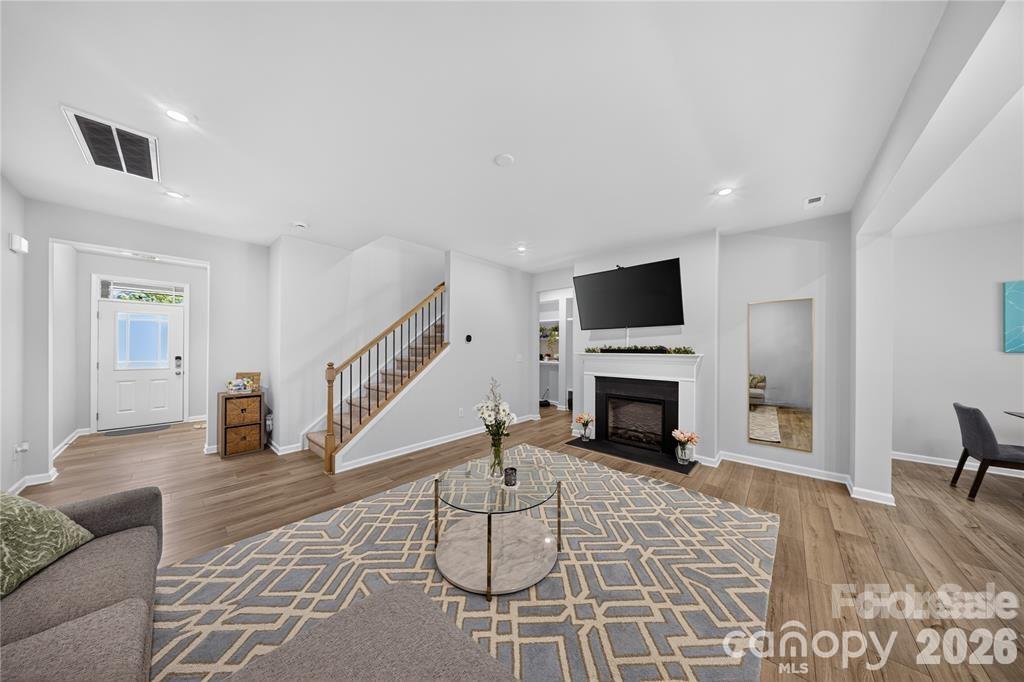 14938 Tamarack Drive Property Photo 2