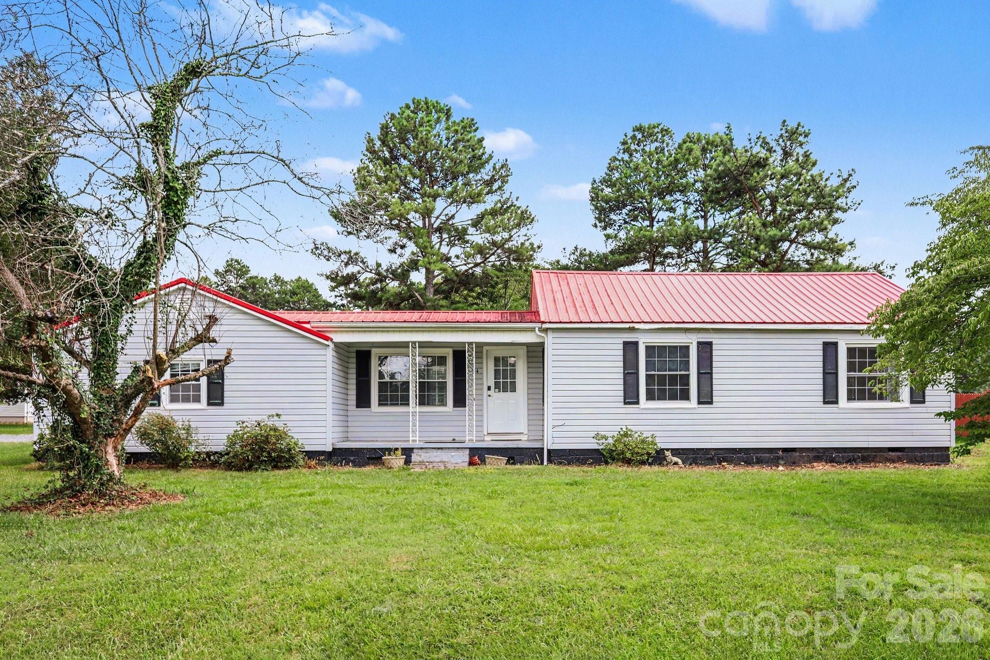 114 Whitman Circle Property Photo 1