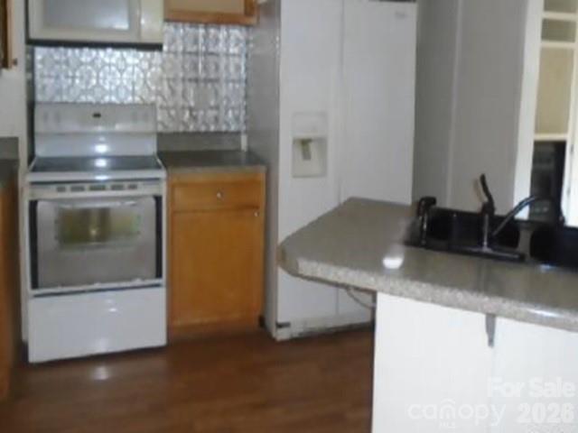 512 E Vance Street Property Photo 4