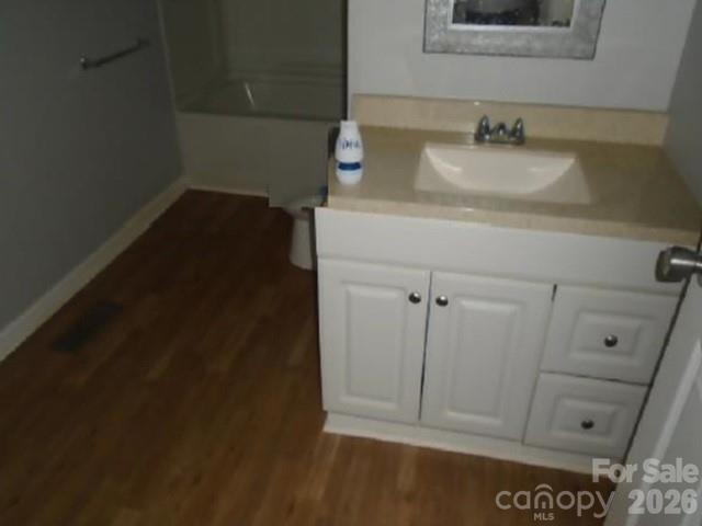 512 E Vance Street Property Photo 9