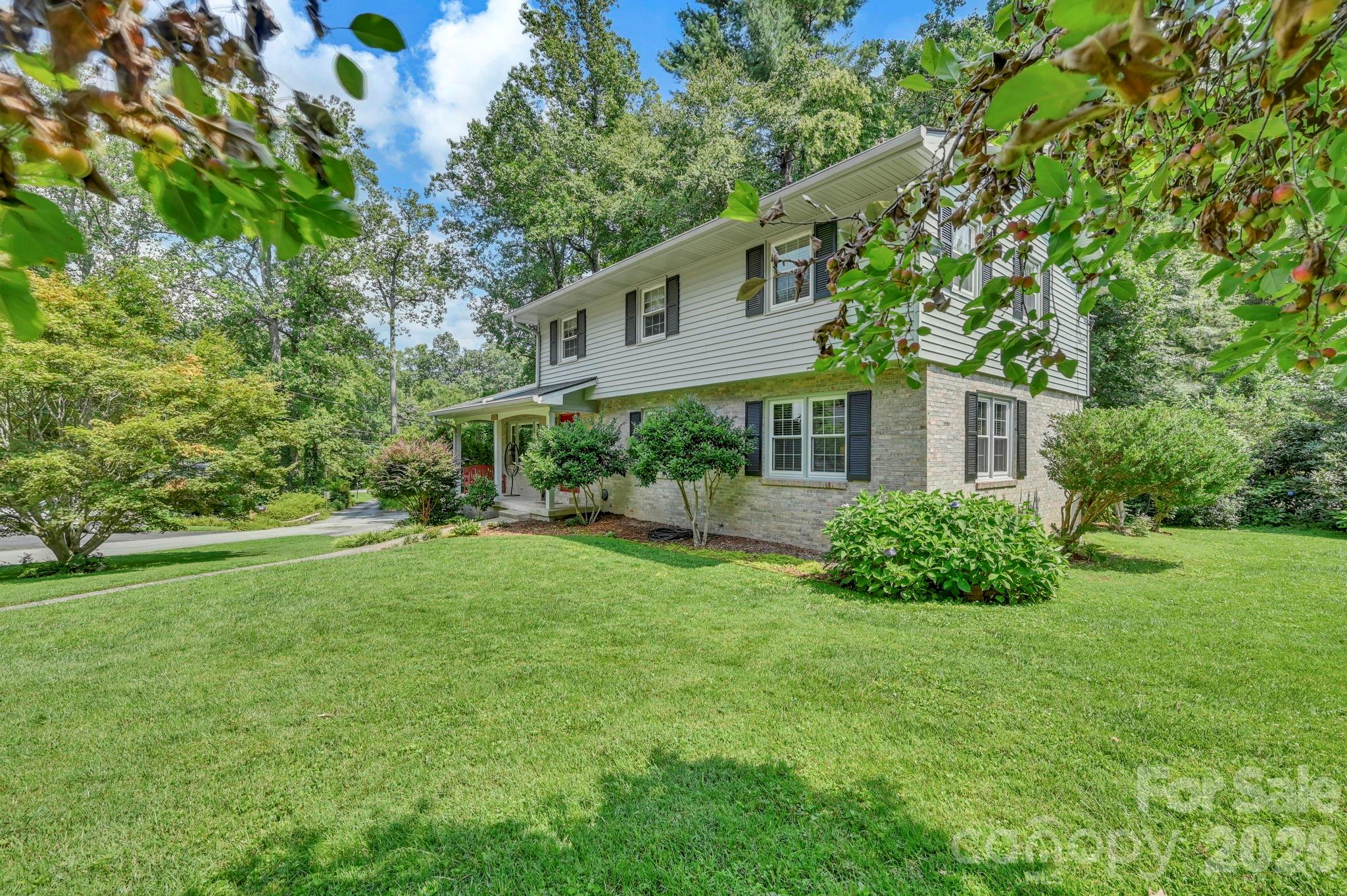 307 Woodland Trail 8 Property Photo 2