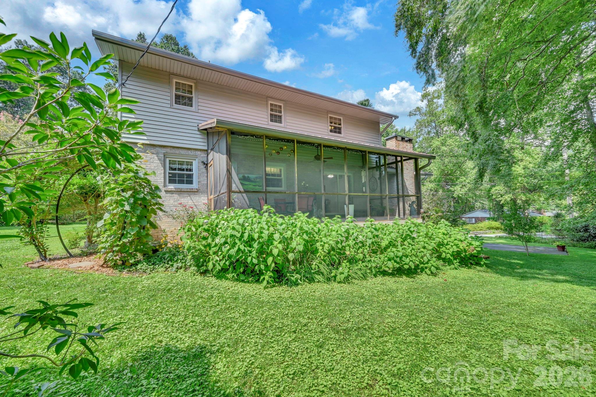 307 Woodland Trail 8 Property Photo 3