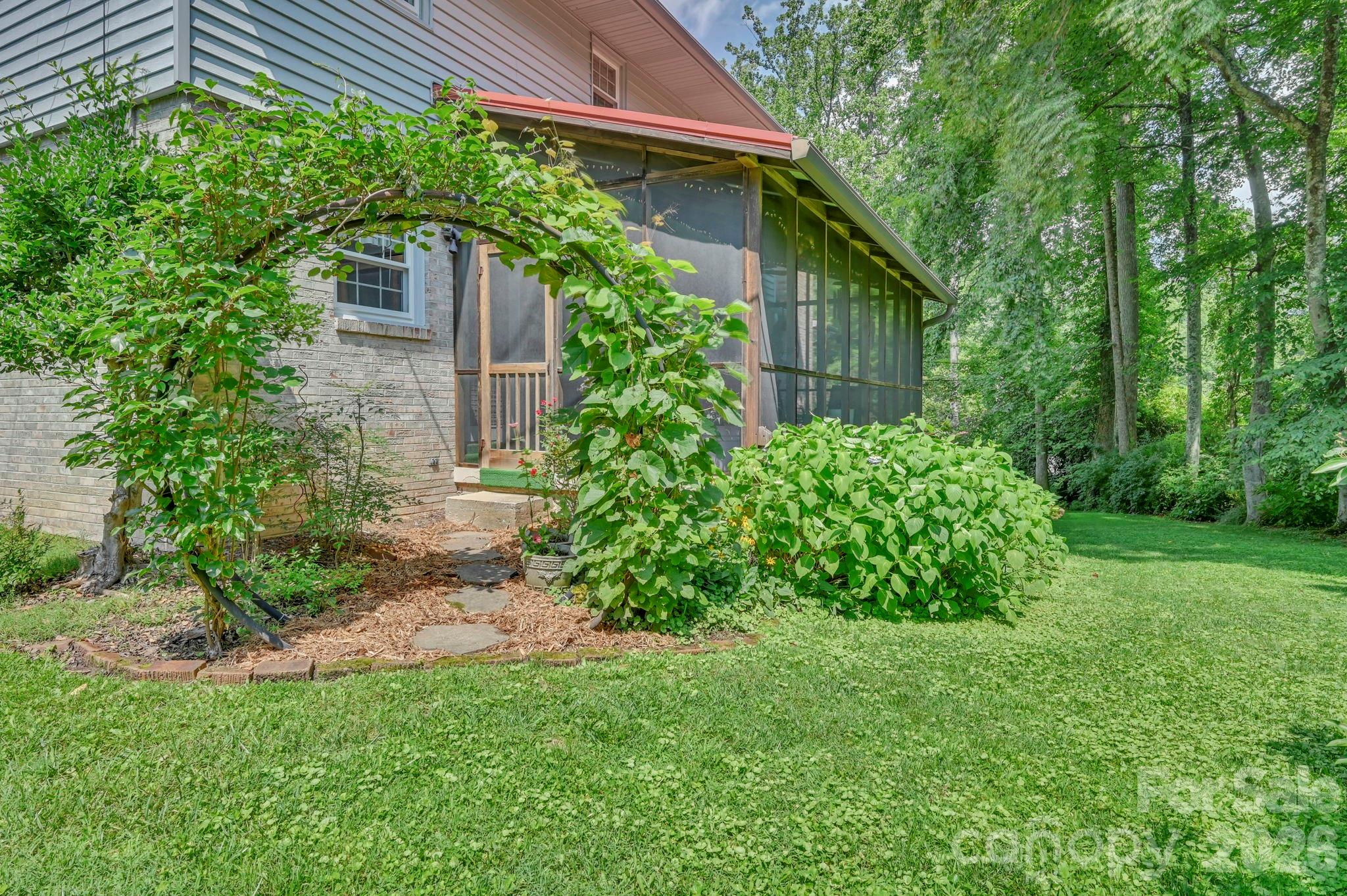 307 Woodland Trail 8 Property Photo 35