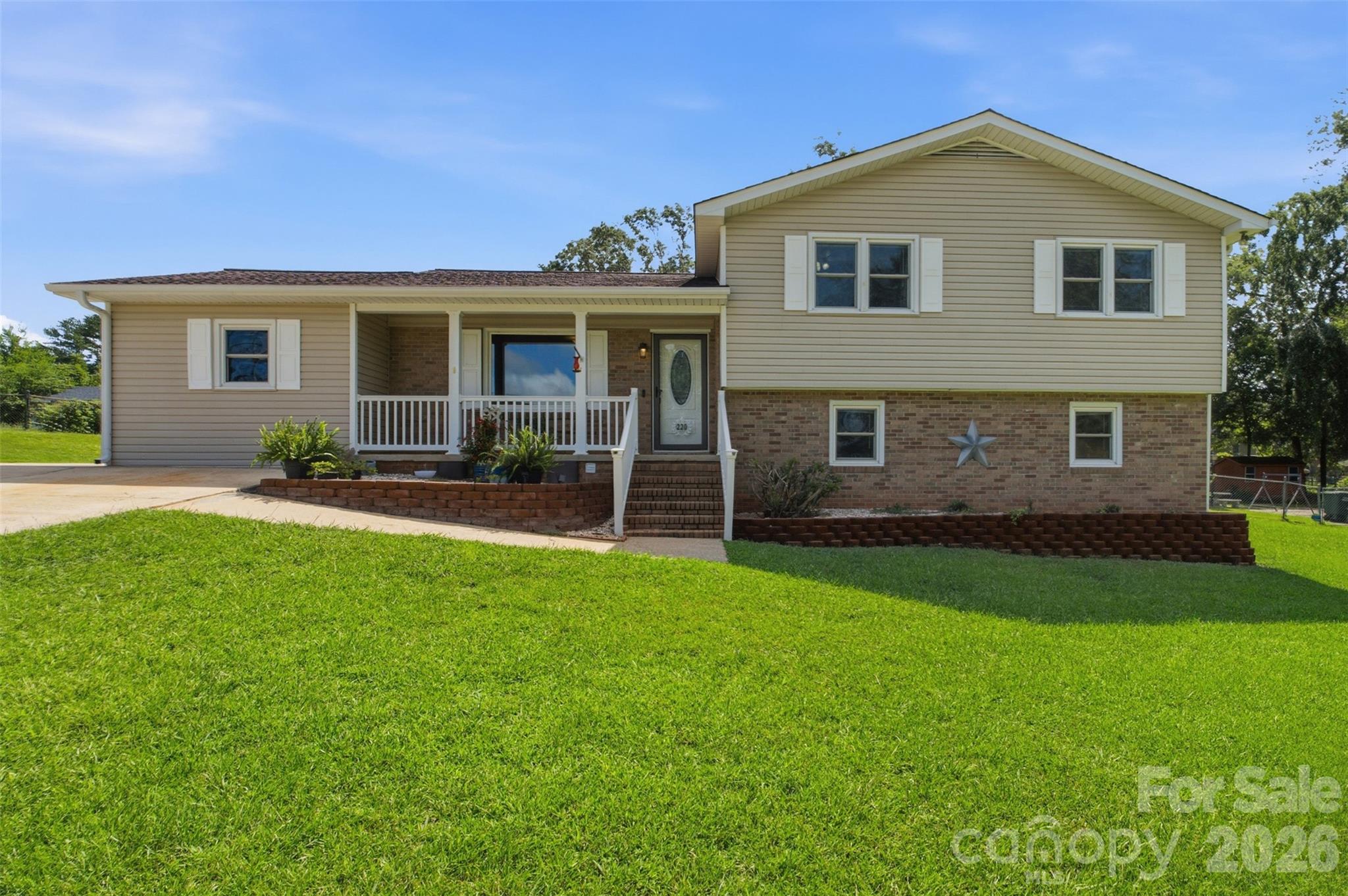220 Hunstanton Drive Property Photo 1