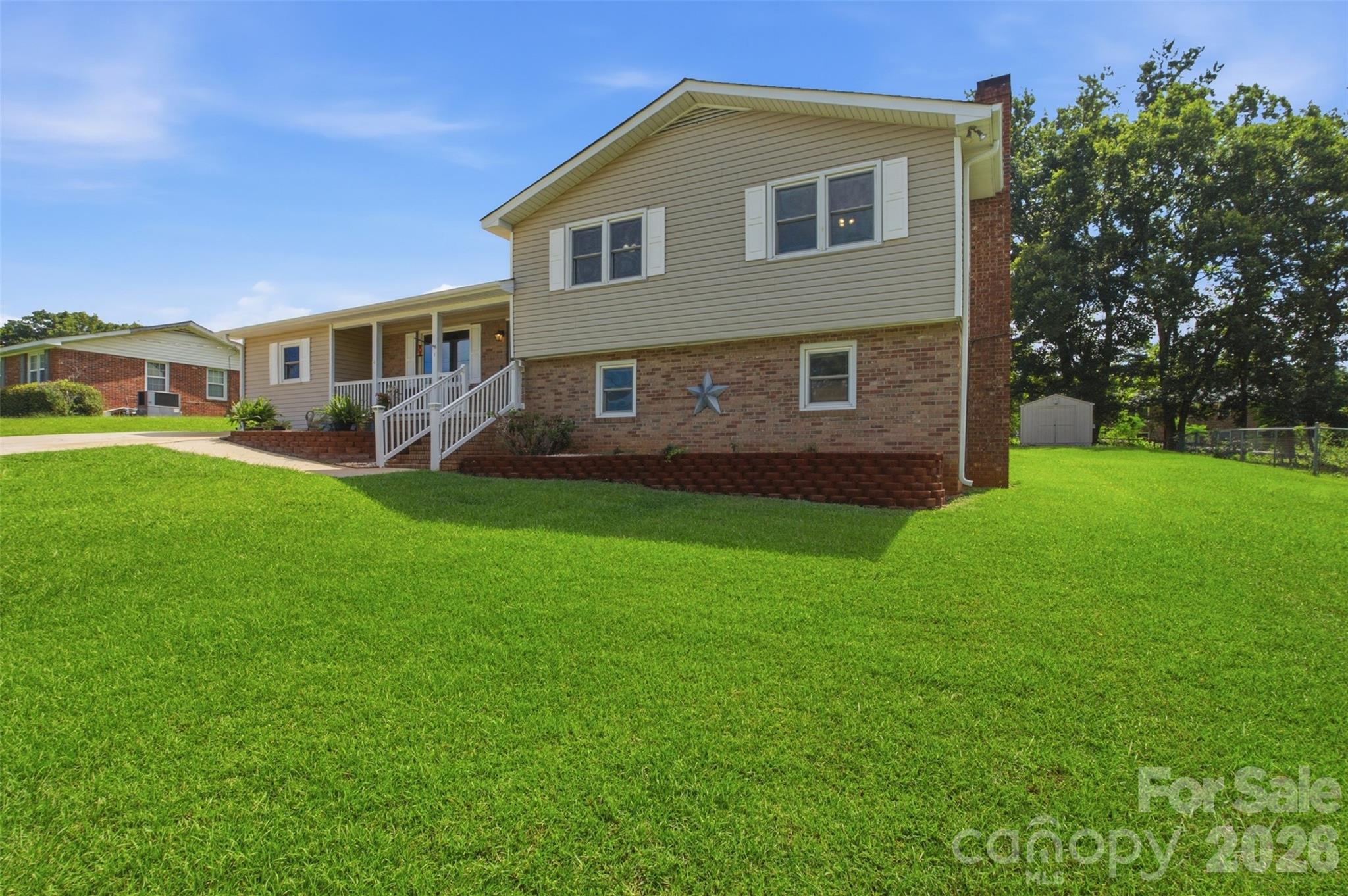 220 Hunstanton Drive Property Photo 2
