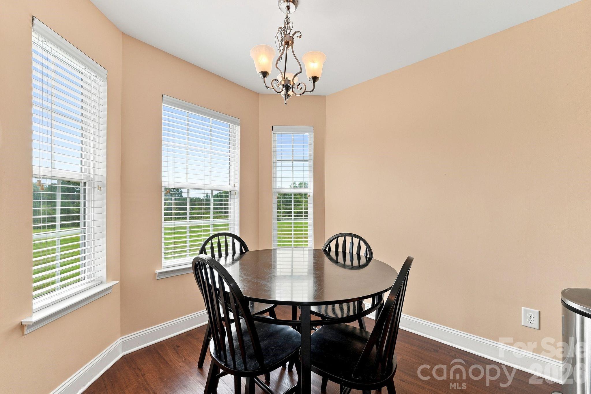 1215 Autumn Cove Property Photo 8