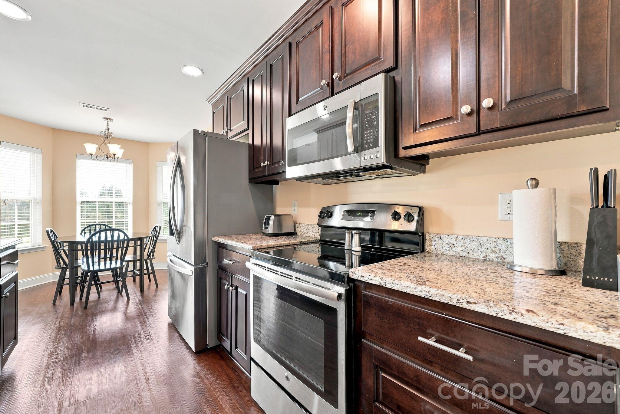 1215 Autumn Cove Property Photo 13