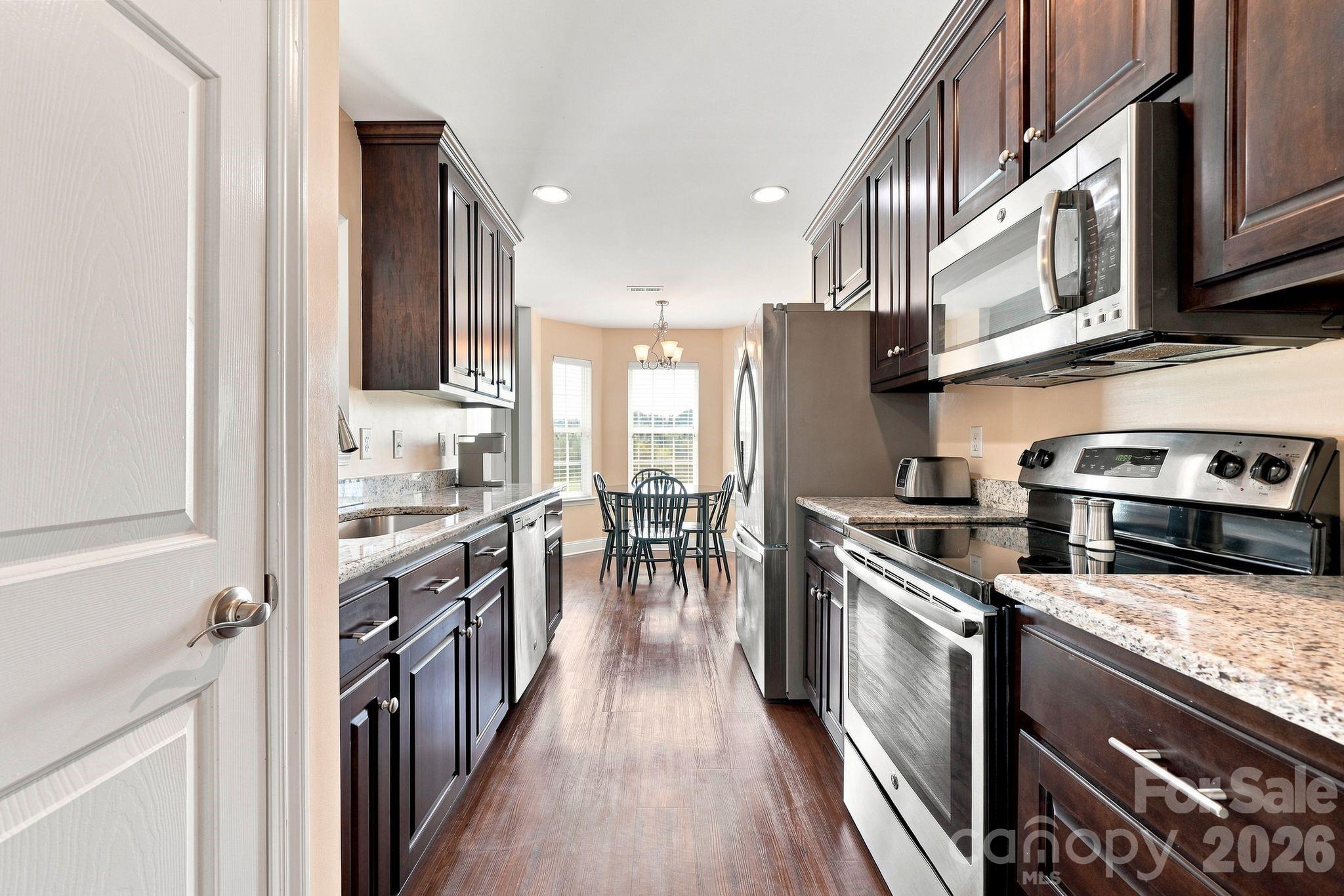 1215 Autumn Cove Property Photo 14
