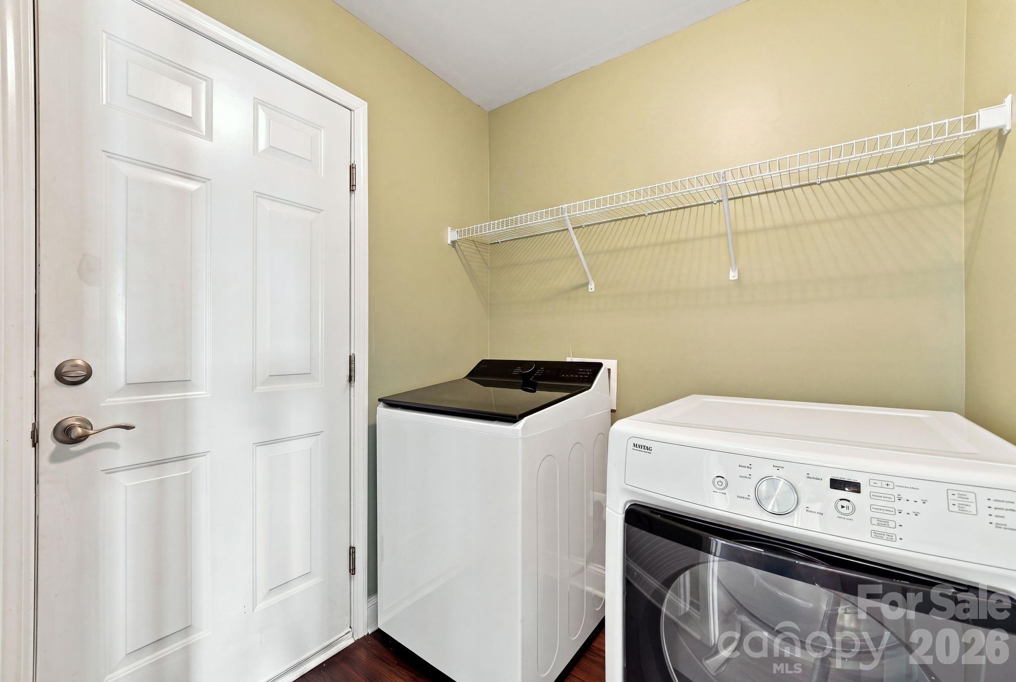 1215 Autumn Cove Property Photo 15