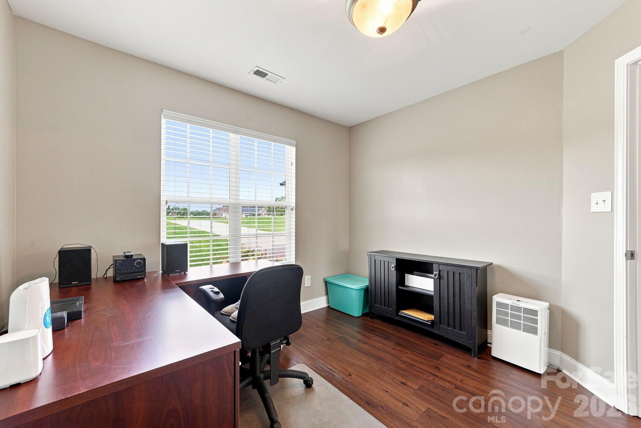 1215 Autumn Cove Property Photo 17