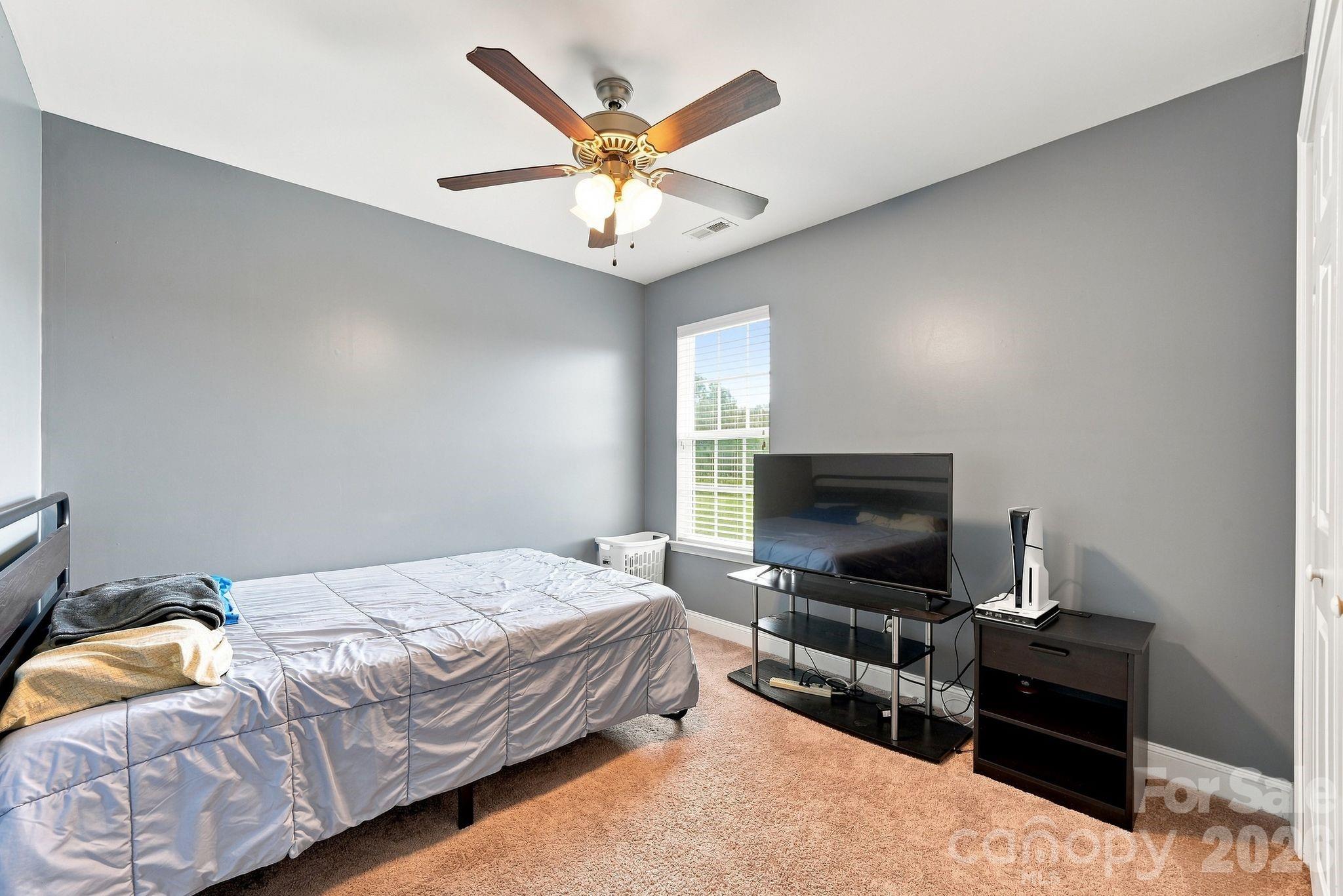 1215 Autumn Cove Property Photo 20