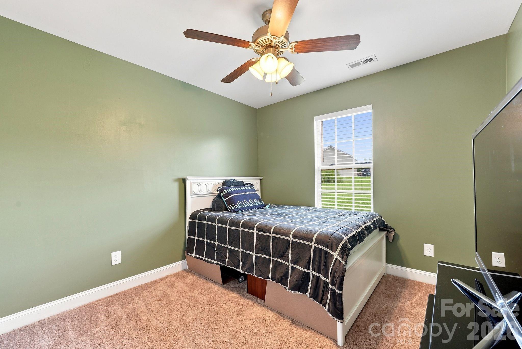 1215 Autumn Cove Property Photo 22