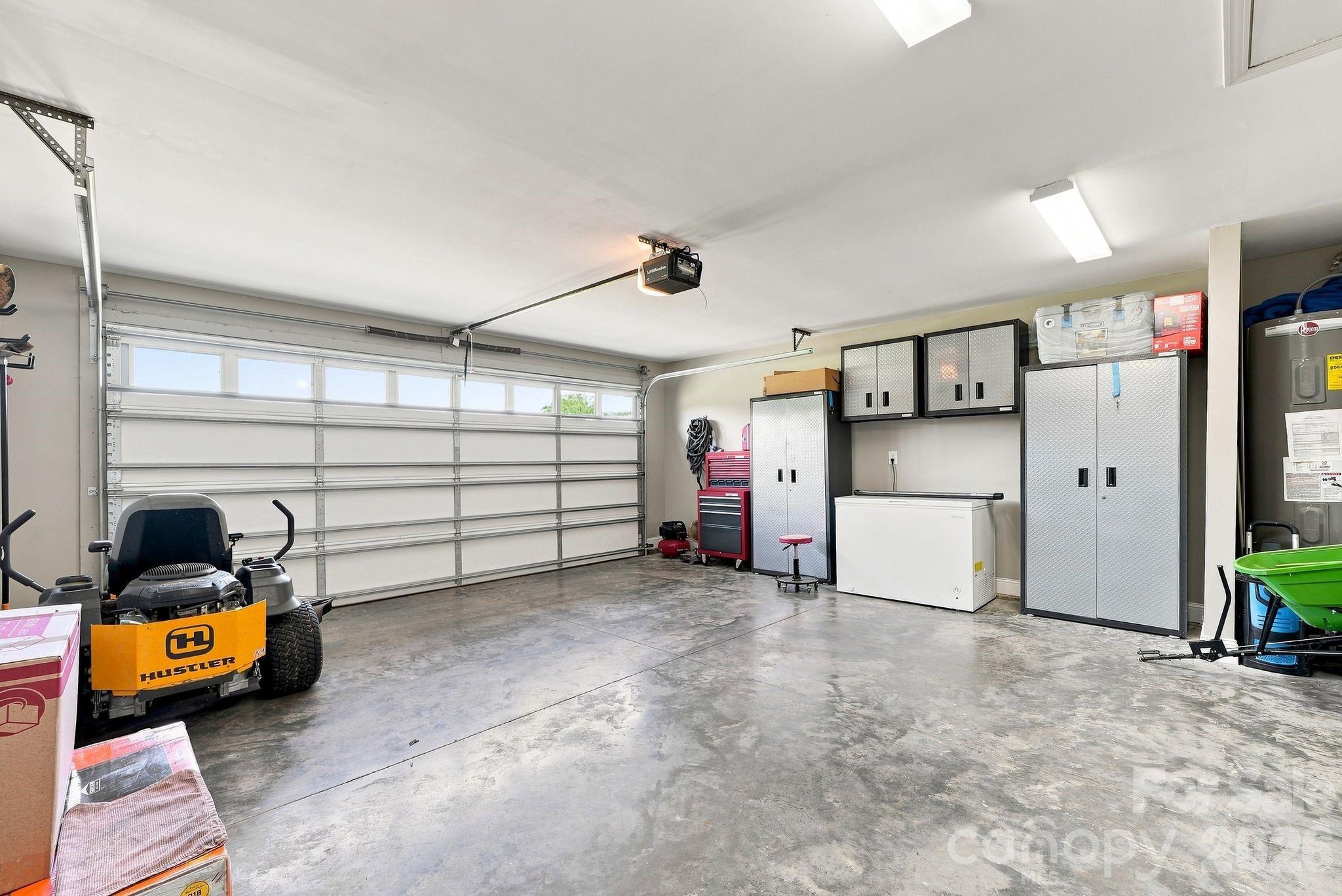 1215 Autumn Cove Property Photo 32