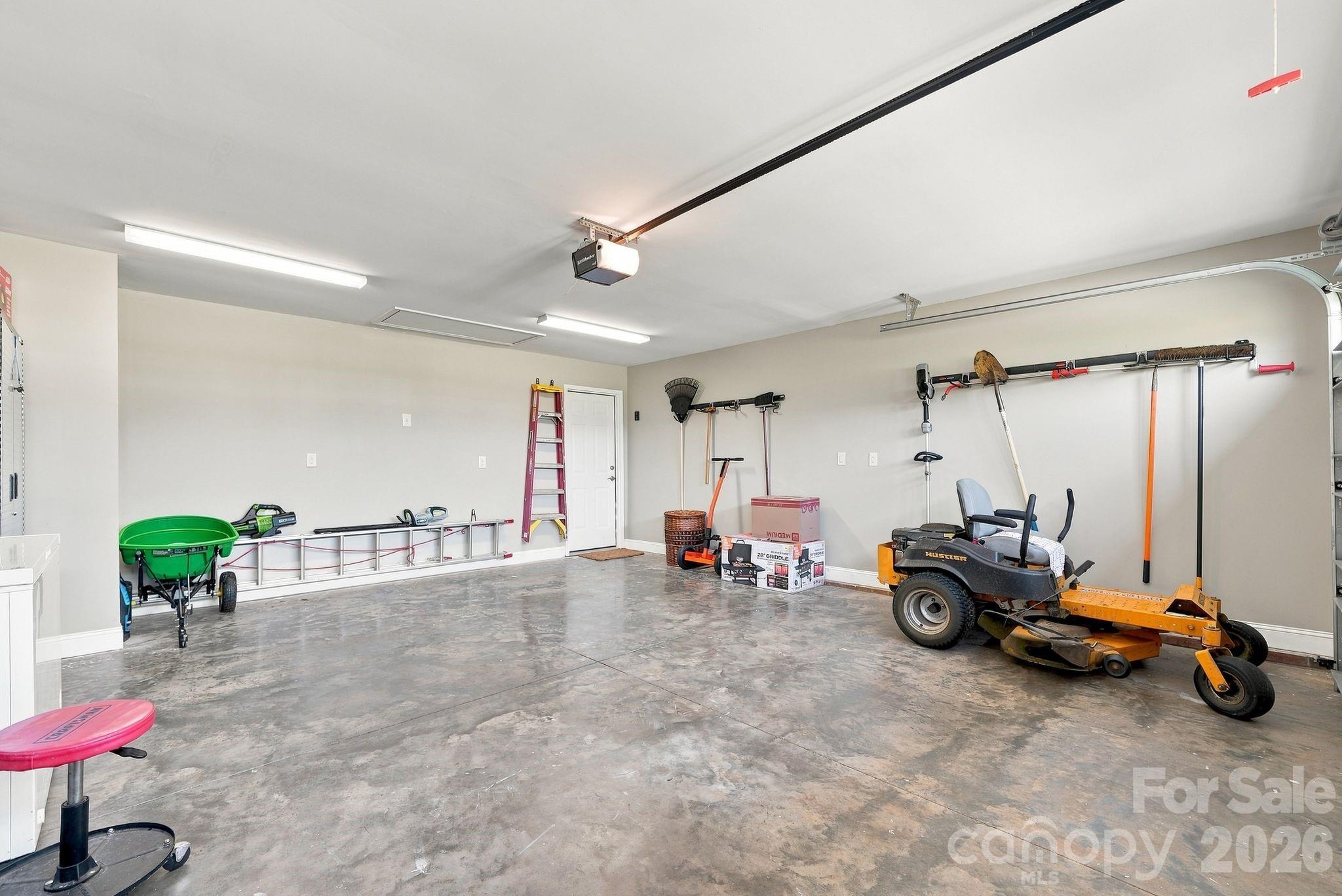 1215 Autumn Cove Property Photo 33