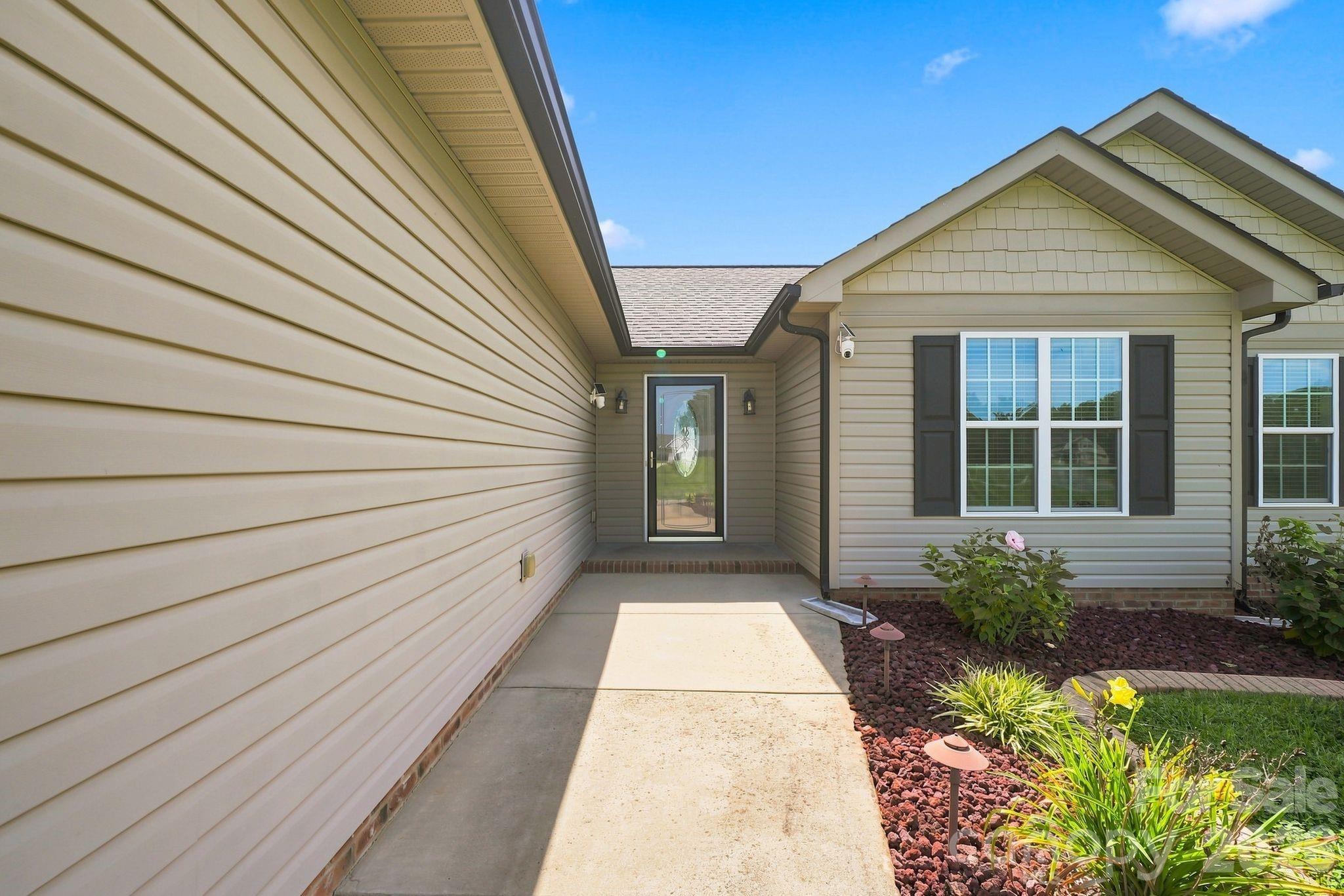 1215 Autumn Cove Property Photo 37