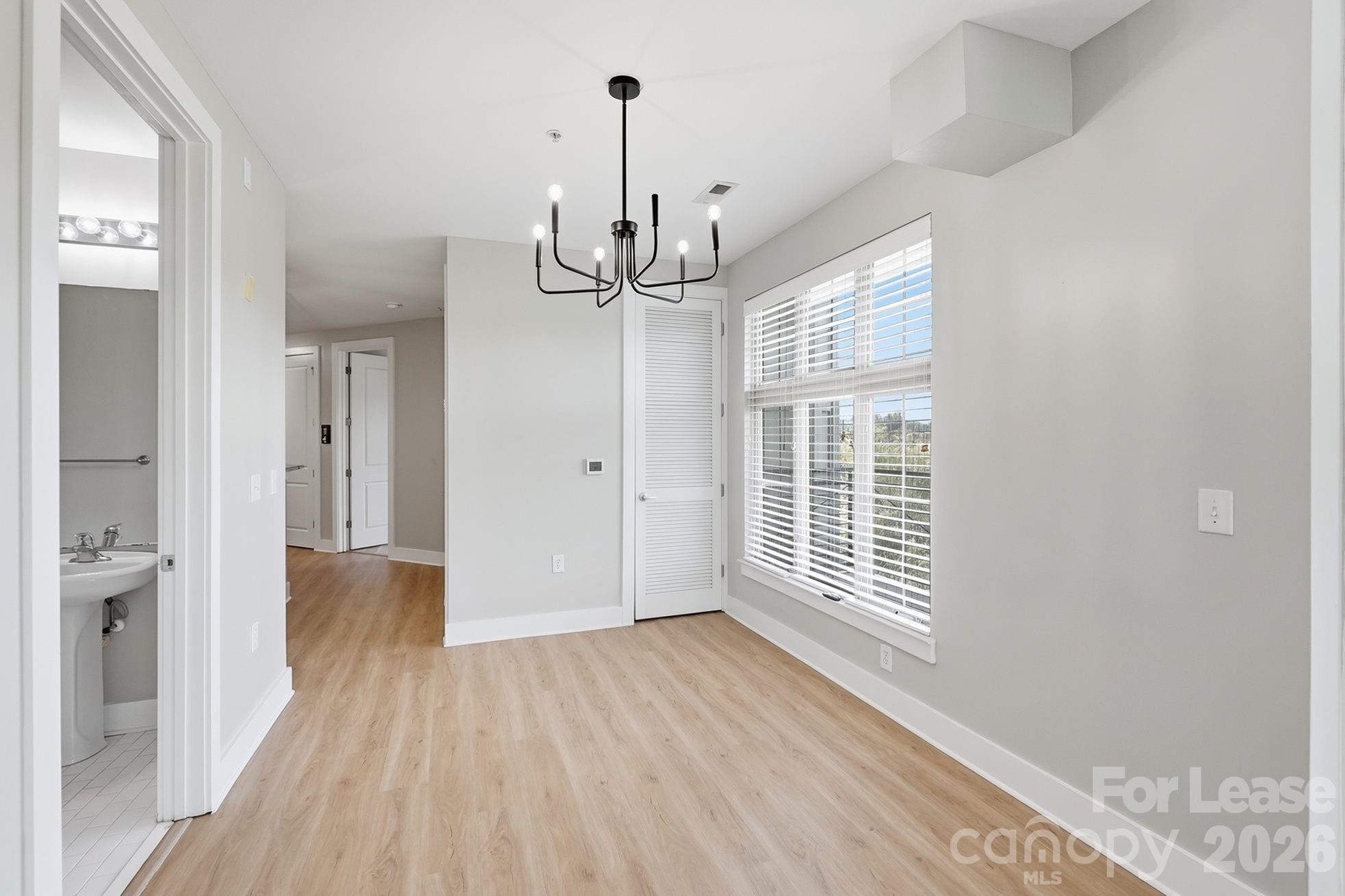 1101 W 1st Street 418 Property Photo 17