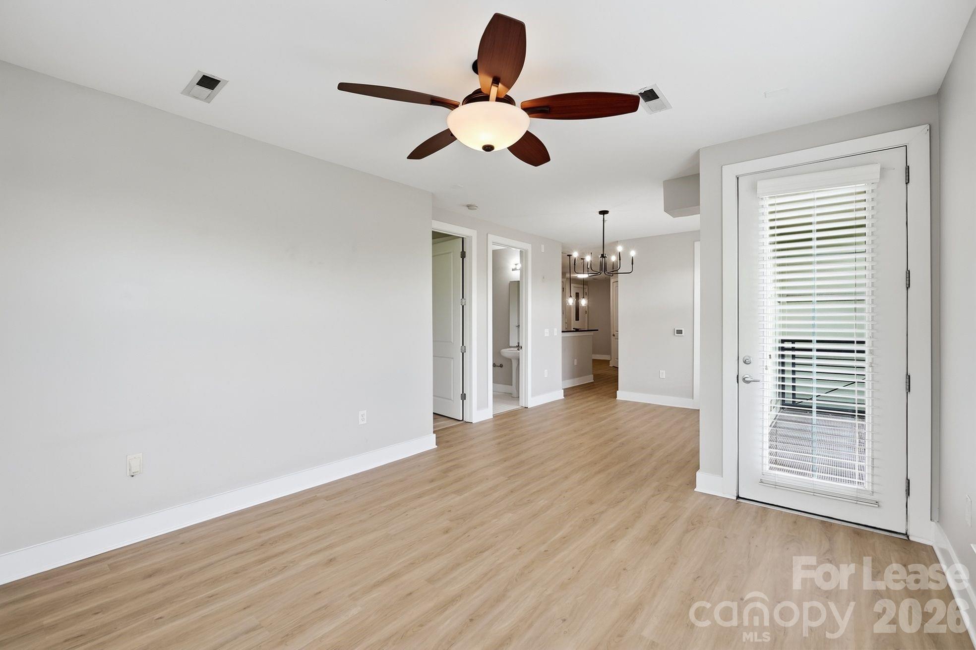 1101 W 1st Street 418 Property Photo 20