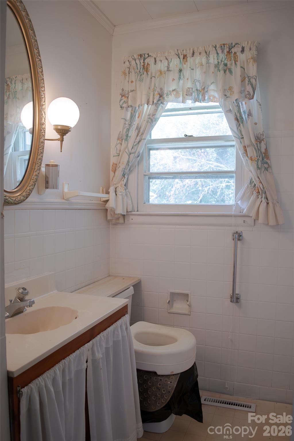1006 3rd Avenue Property Photo 5