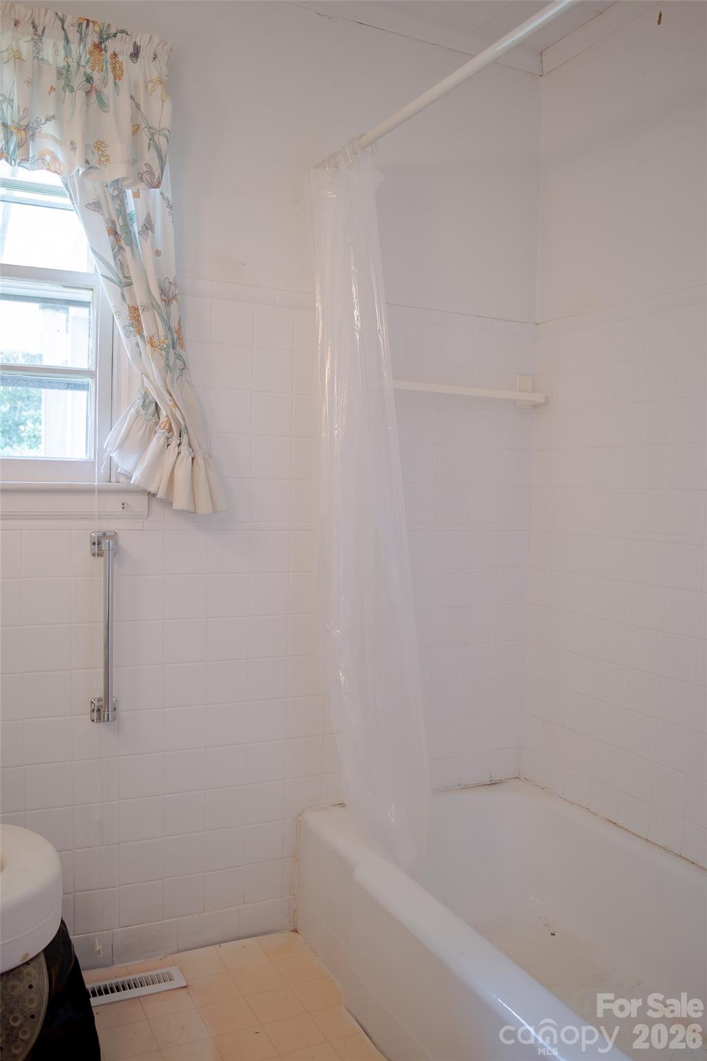1006 3rd Avenue Property Photo 6