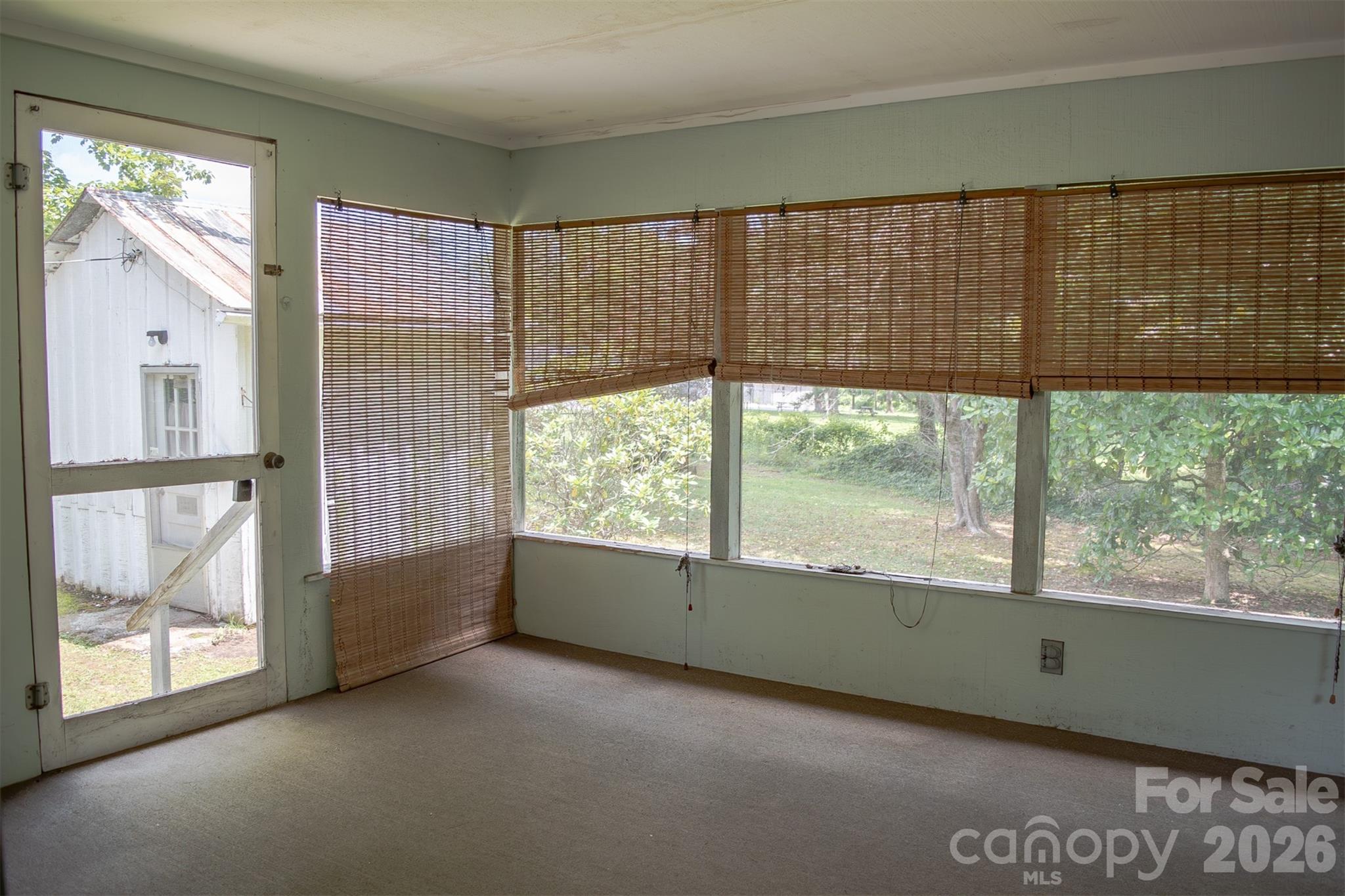 1006 3rd Avenue Property Photo 9