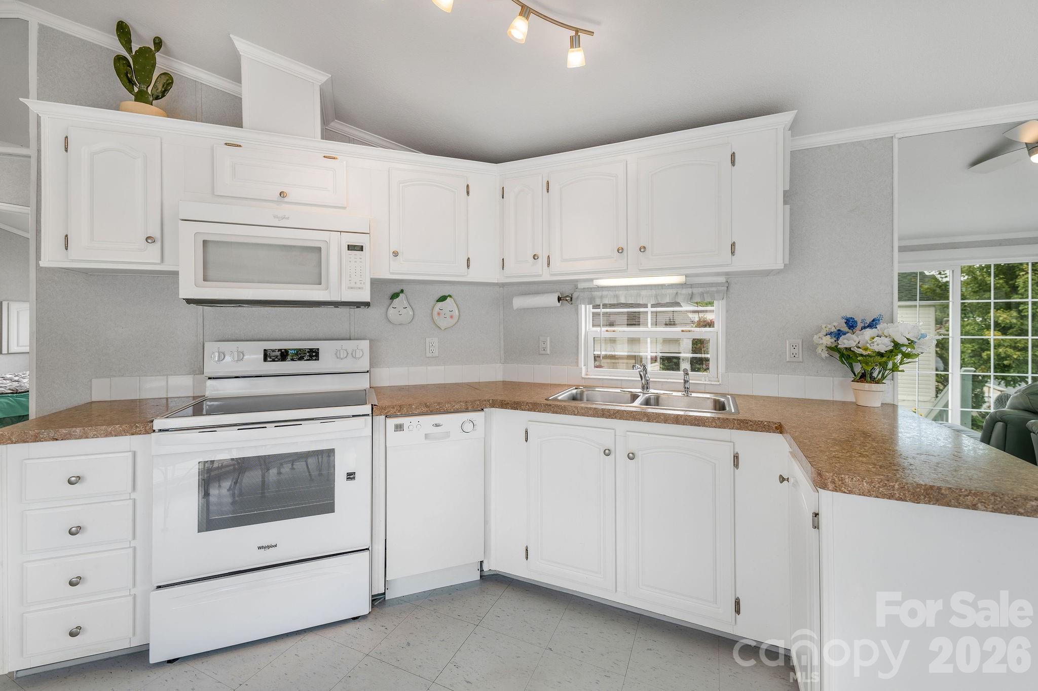 53 Strollers Lane Property Photo 14