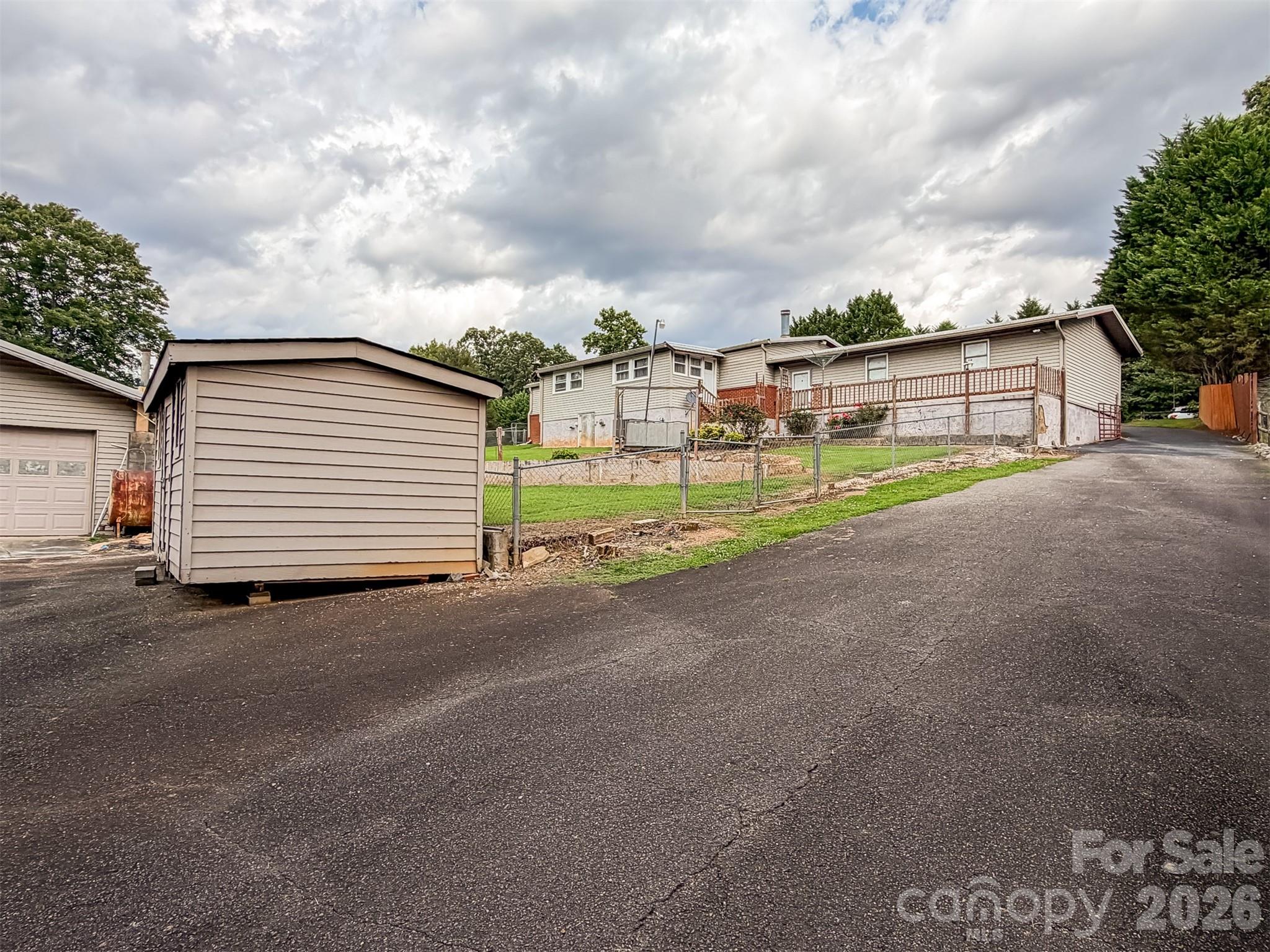 1898 Henry Smith Street Property Photo 38