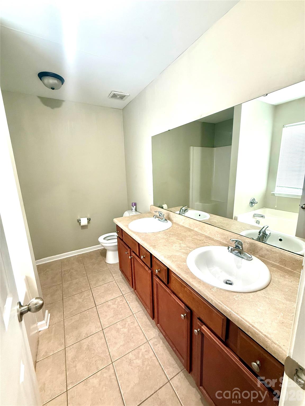 1117 Piney Woods Road 10b Property Photo 12