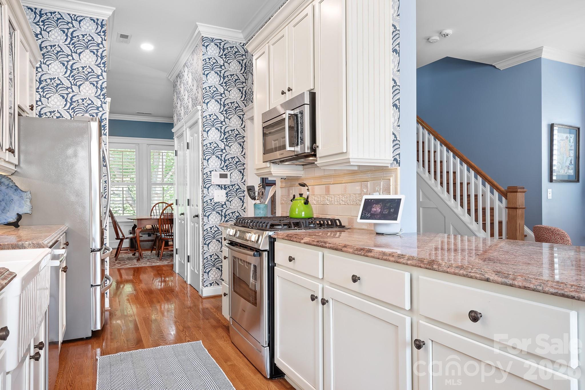 17525 Calverton Road Property Photo 6