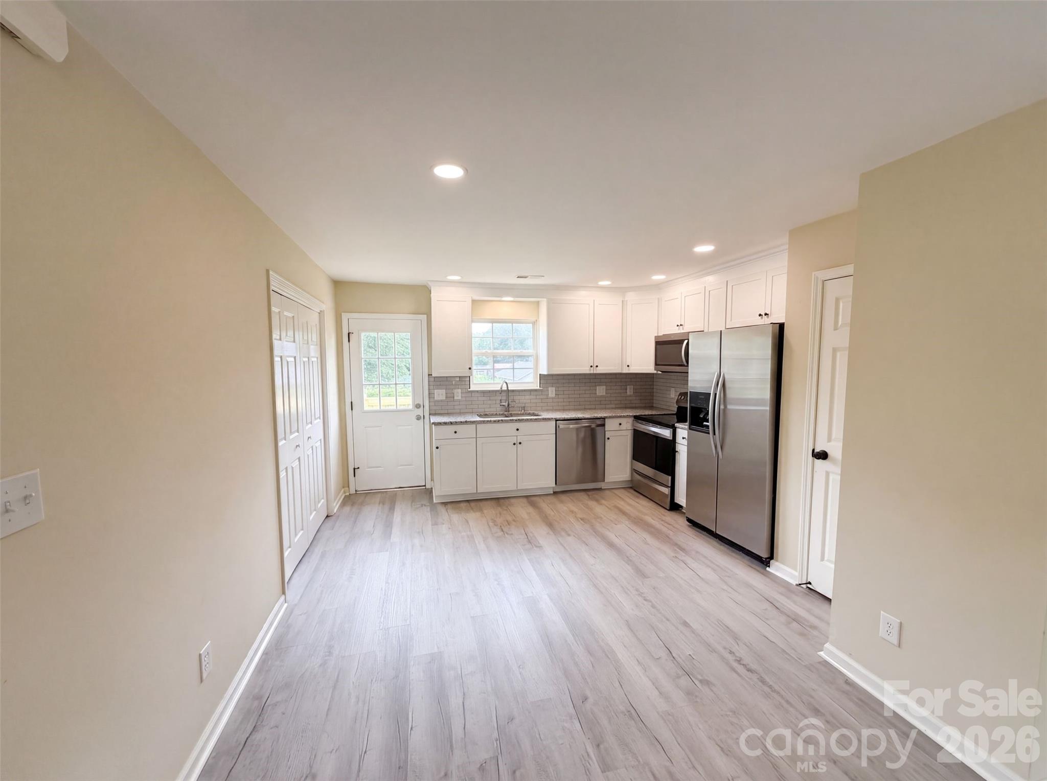 605 W Highway 161 Highway Property Photo 2