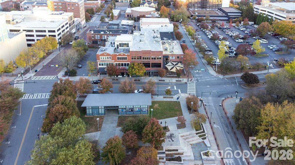 124 College Street Property Photo 3