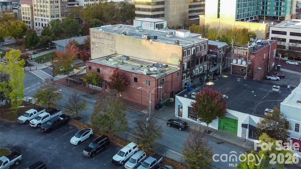124 College Street Property Photo 7