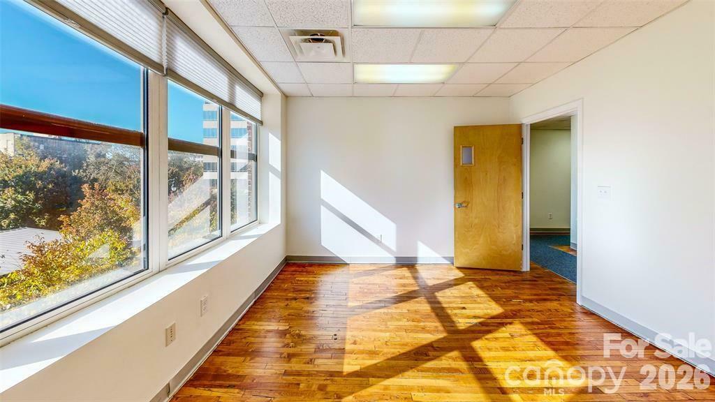 124 College Street Property Photo 11