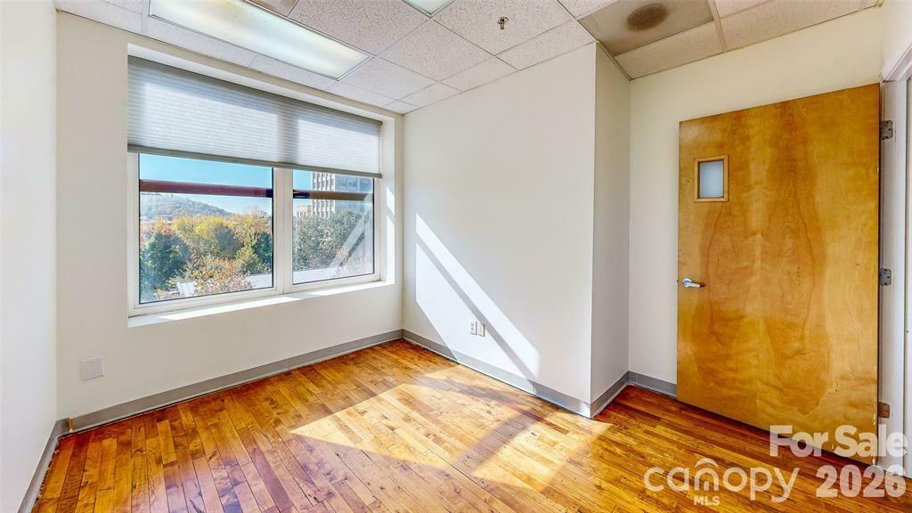 124 College Street Property Photo 12