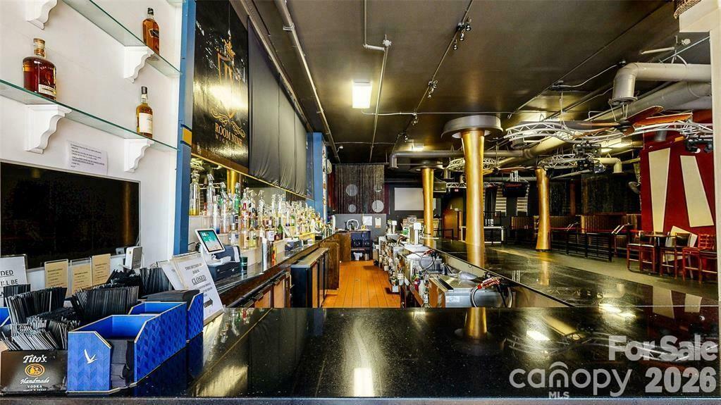 124 College Street Property Photo 26