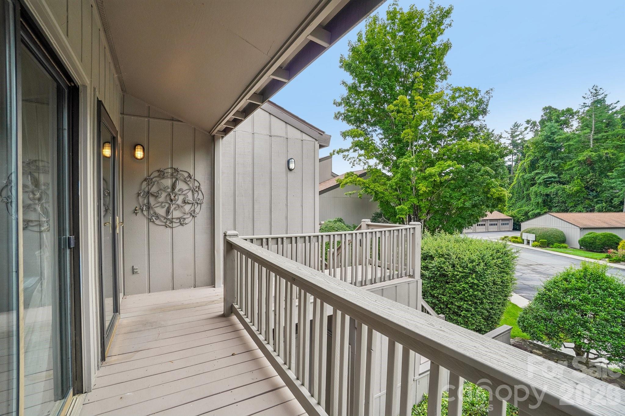 210 Juniper Lane Property Photo 5
